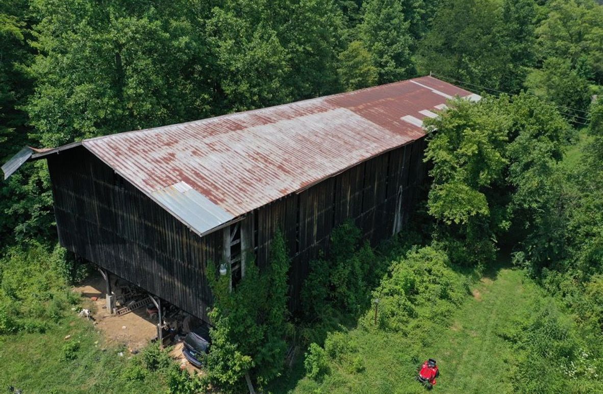 005 front corner view of the 50x140 barn