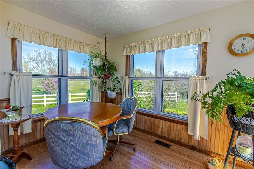 103-Breakfast Nook2