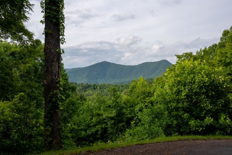 103 Featured_ProPhoto-50