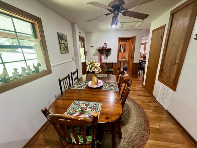 59286EA1-78A3-4796-9E67-0AD5D99D3AF5_1_201_a