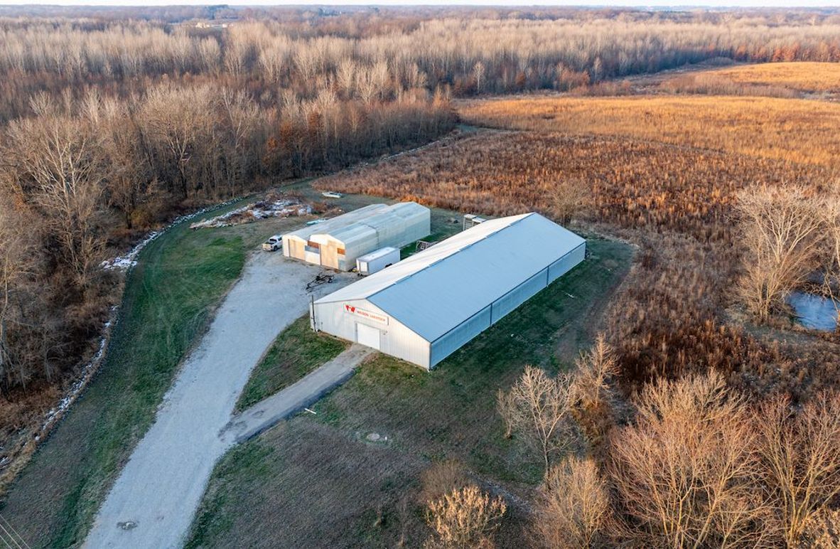 DJI_20251208073656_0005_D