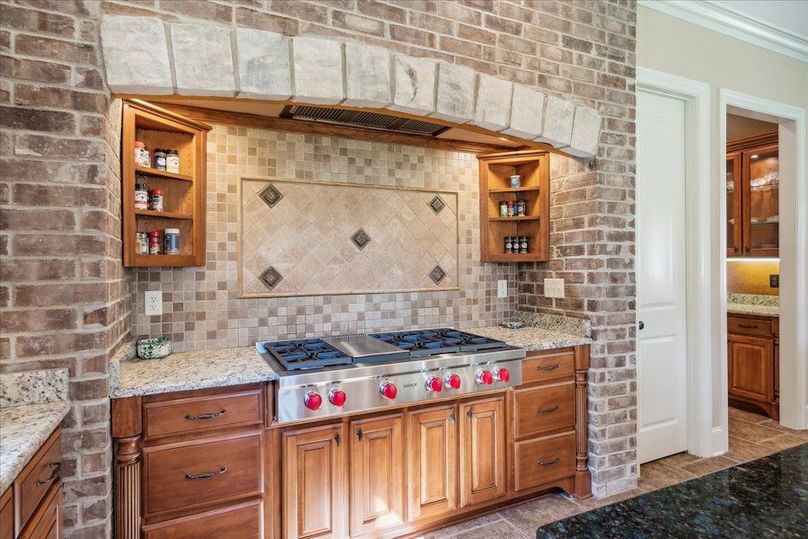 16-16-1528249m-5300 Raleigh Lagrange Dr