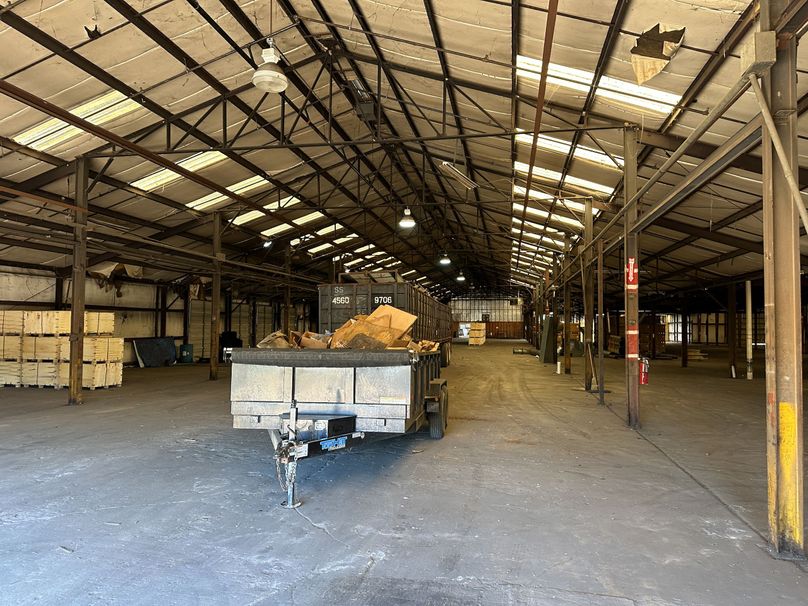 Monroe County 21.13 +- Warehouse-18