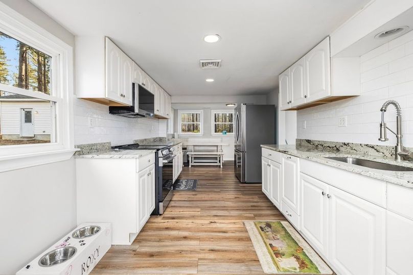 32-4-web-or-mls-1051-S-Hill-Rd-4