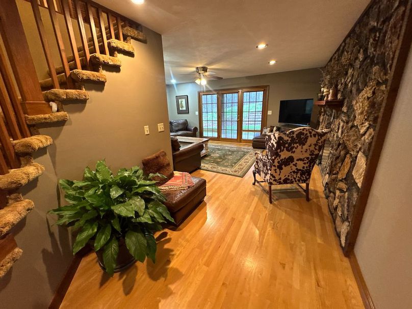 Calhoun, WV 132.84 AC Szegi 2-053