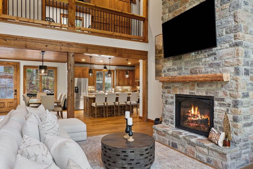 86-web-or-mls-6400 Golf Club Drive-11