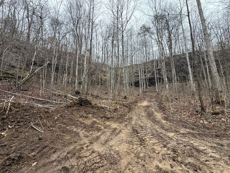 004 band of upper rock features near the east boundary