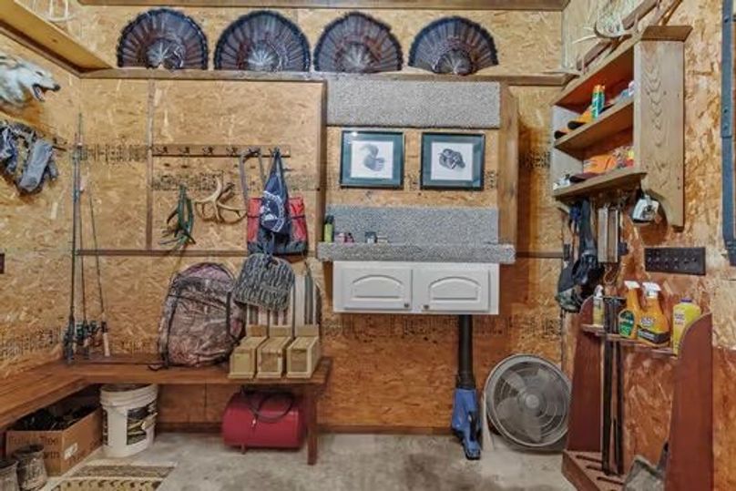 large-018e903b-4ea1-7321-89f2-cb0d53660133