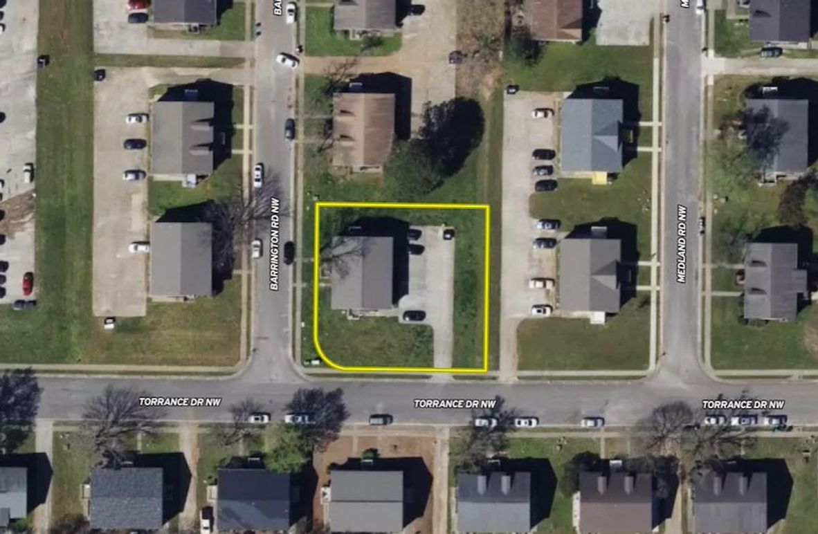 1500 Barrington Road NW