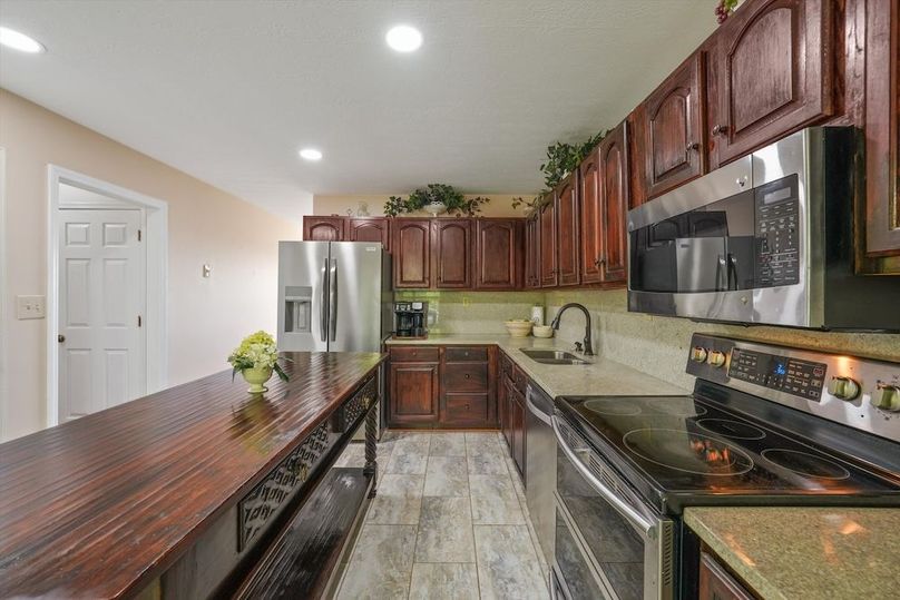 16-2869 Persian Ln13