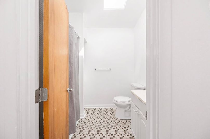 38-42-web-or-mls-279 Poplar Rd interior-25