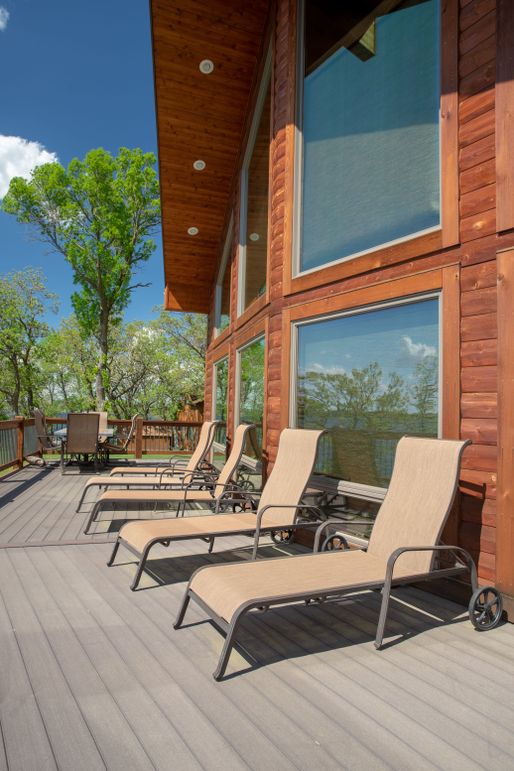 8. large windows toward the lake