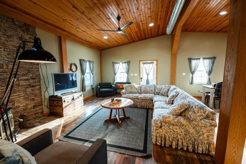 St Clair IL 263.95 Featured_Pro Photo-02