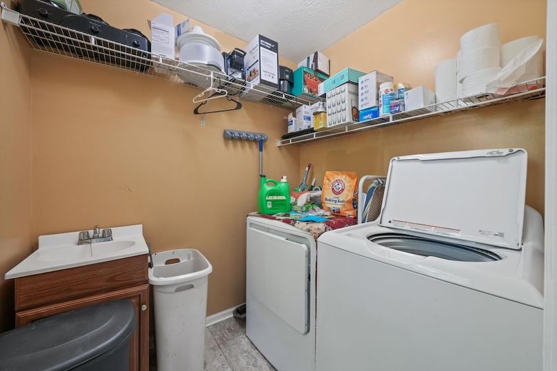 20-2869 Persian Ln17