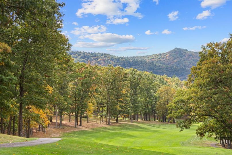 14-web-or-mls-6400 Golf Club Drive-84