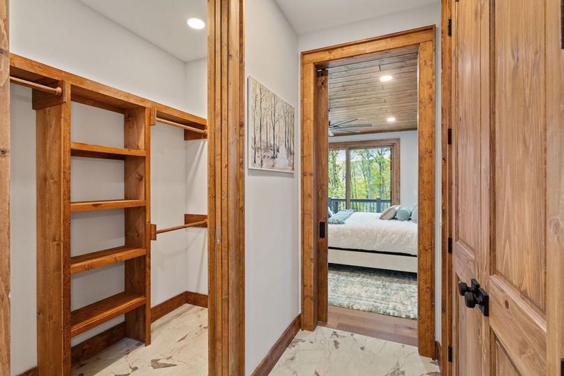 71-web-or-mls-6400 Golf Club Drive-26