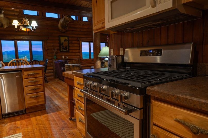 659CA7CE-5F17-44F5-9082-3E1921D0B60E