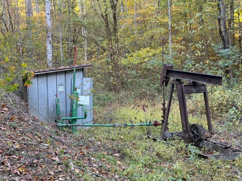 005 one of four gas wells on the property