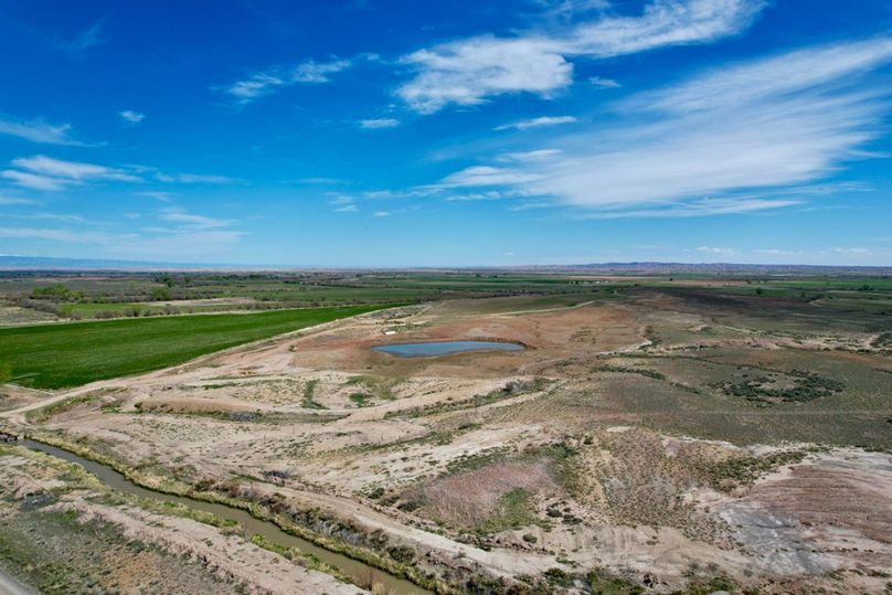 A32A10F9-7619-46B9-8B71-3CA2A928738C_1_105_c