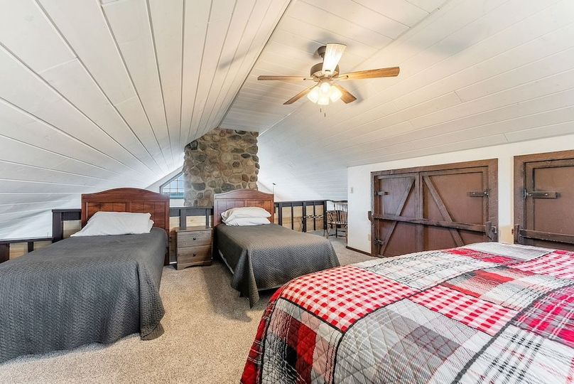 18-web-or-mls-120 SE Lake Dr-11