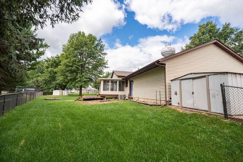 106 splendor ct. Stillman Valley-44