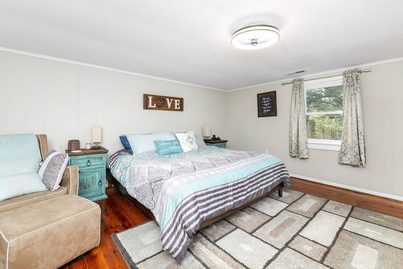 33-23-web-or-mls-1051-S-Hill-Rd-23