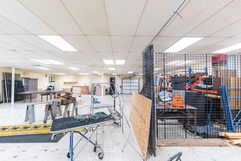 Winnebago 2.05 (Flee Market)_28