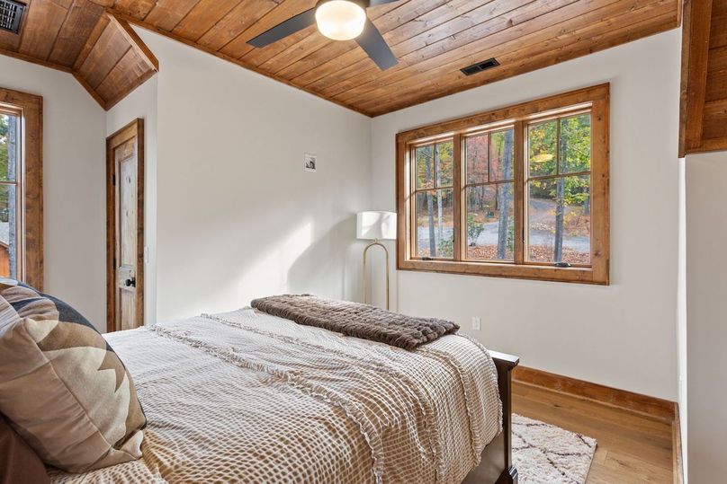 63-web-or-mls-6400 Golf Club Drive-35