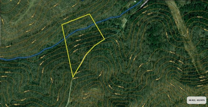 Topo w_ contour lines and water features