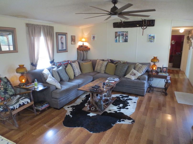 AA9095CA-A970-4ABC-A9DC-4FB07D5C9B4E_1_105_c