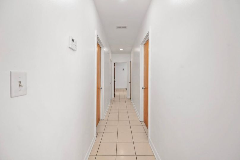 31-35-web-or-mls-279 Poplar Rd interior-18