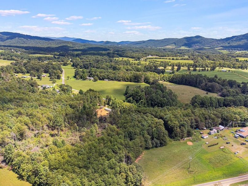 20-web-or-mls-211-luckadoo-rd