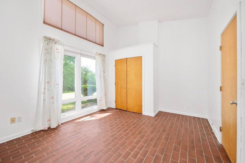 35-39-web-or-mls-279 Poplar Rd interior-22