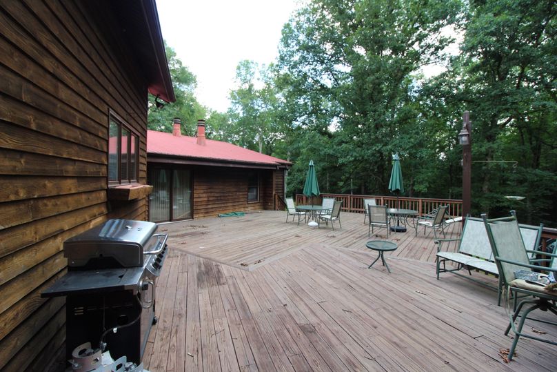 067 the back deck gathering and entertainment area at the old schoolhouse retreat