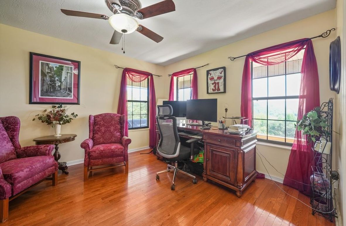 05-2869 Persian Ln02