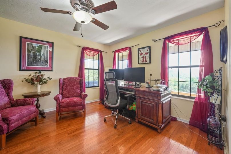 05-2869 Persian Ln02