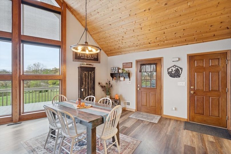 20-4800-Cub-Hollow-Rd-WindowStill