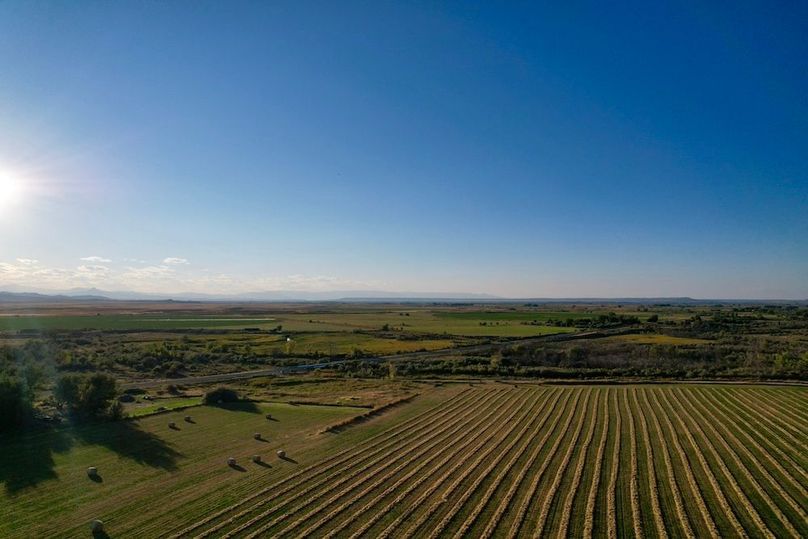 F001A15A-F556-47DC-97D1-EE8B880B5228_1_105_c