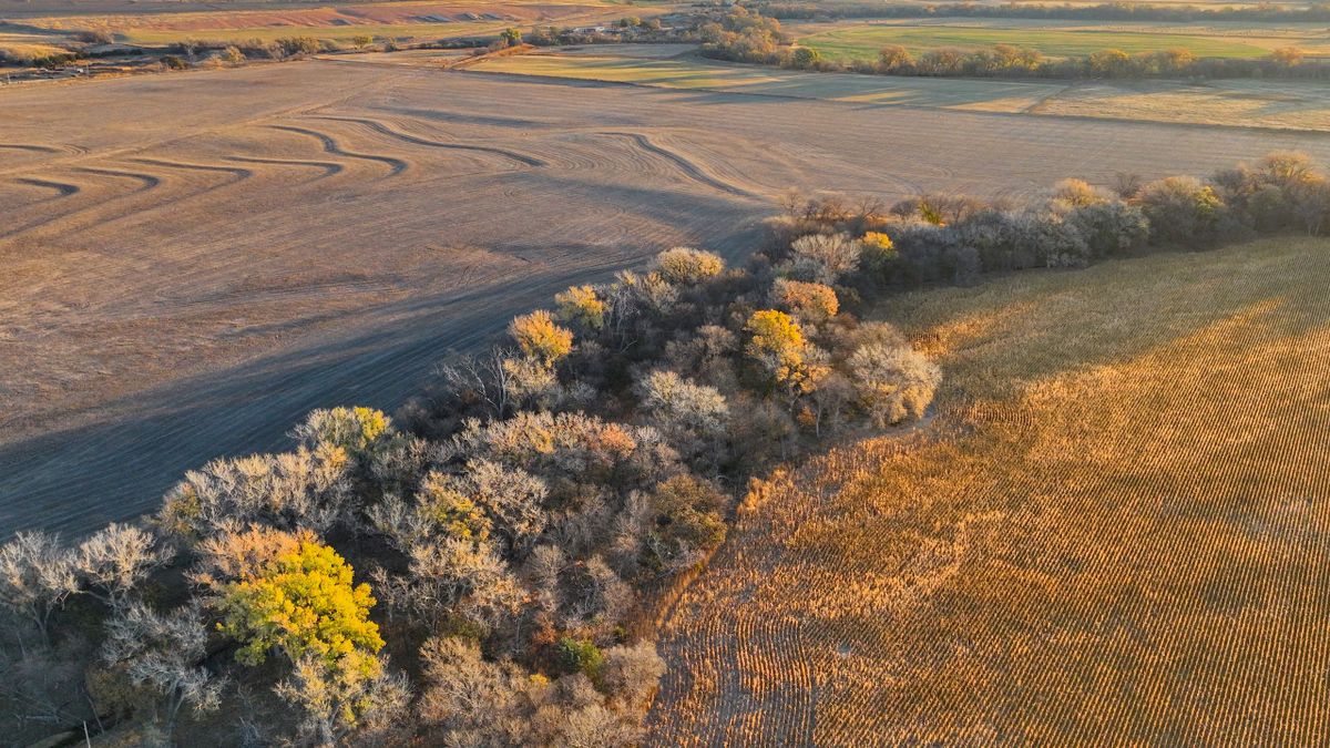 Solomon River Bend In NW Kansas Whitetail Properties