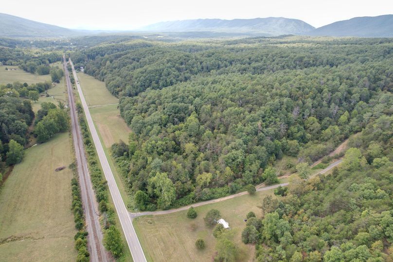 24 N Top GOSHEN side road