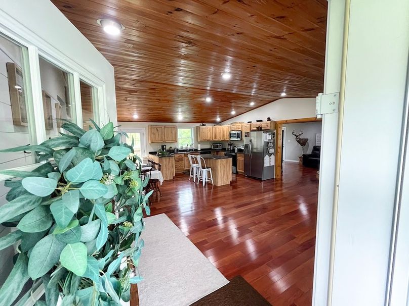 Schuyler_5.6_Combs_4