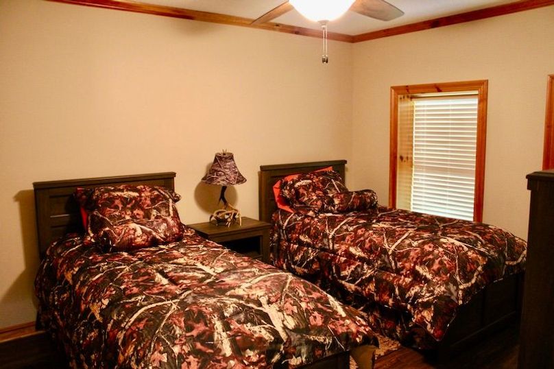 0C138237-74A0-41A9-8D62-B92B16935CD8_1_201_a