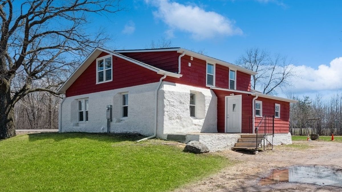 Completely Remodeled Home In Ogilvie Whitetail Properties