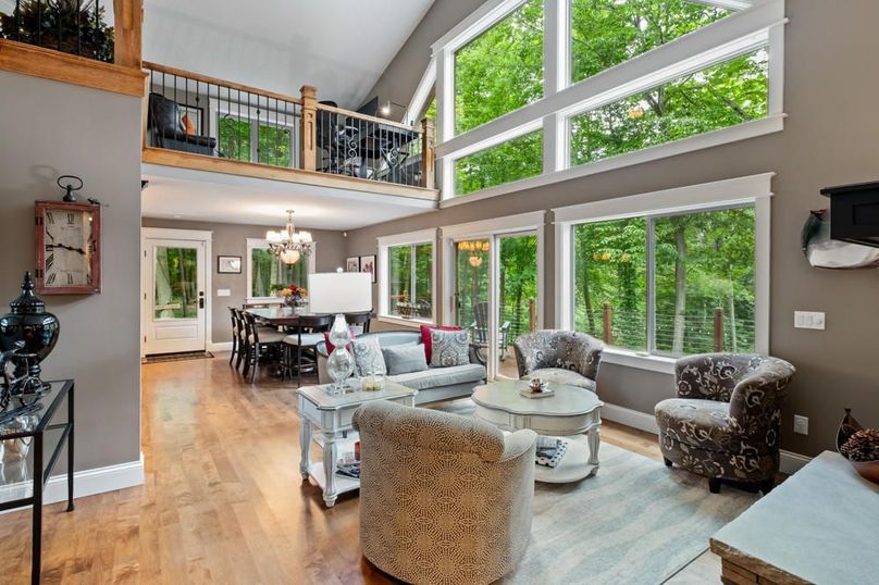 29 Living And Dining Area