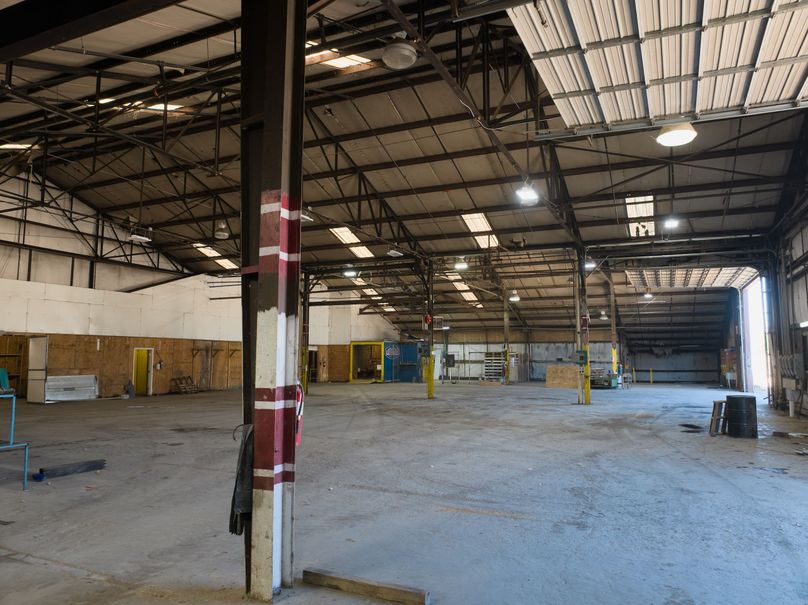 Monroe County 21.13 +- Warehouse-11