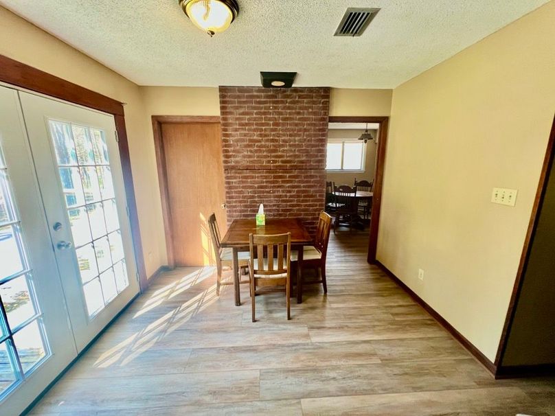 A2ED2737-4E78-4940-A010-2776A2D261BC_1_201_a