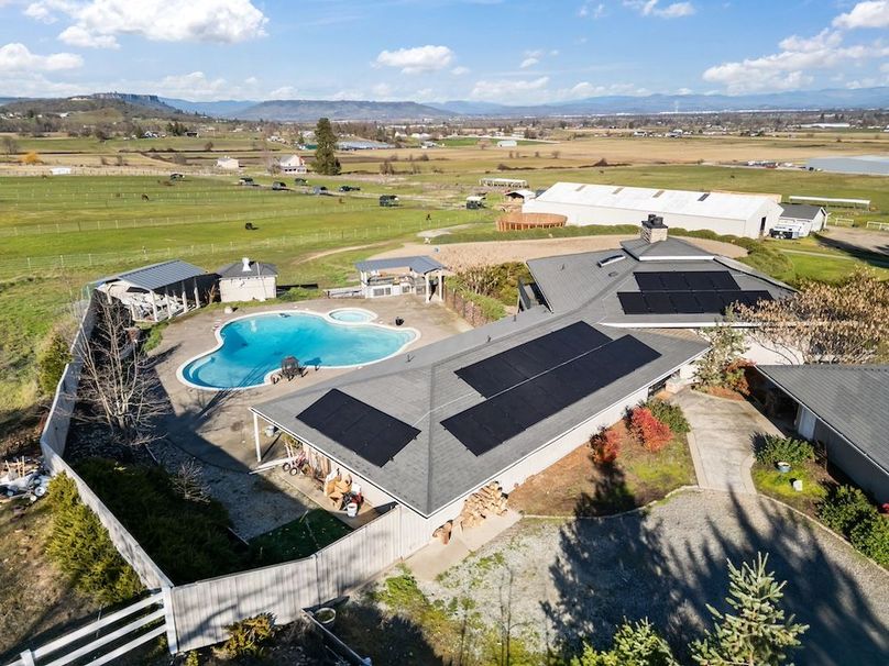 4400 old stage rd, central point, or 97502-dr-02