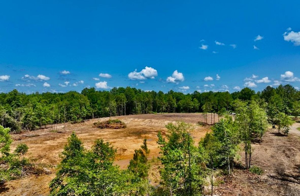 0F5B7A17-9660-4C83-BC76-94B29CC11C35_1_105_c