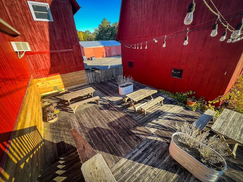 Seneca_15.2_Cayuga Ridge WInery Photo 17