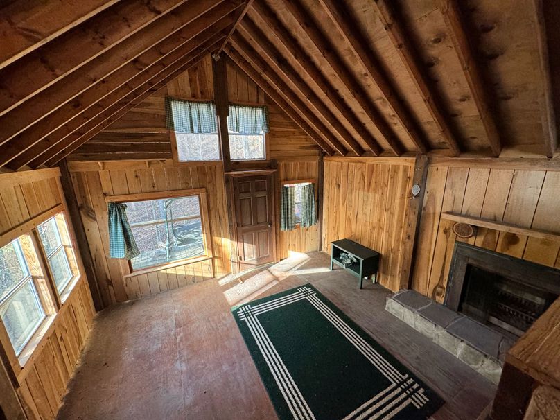 045 inside the cabin